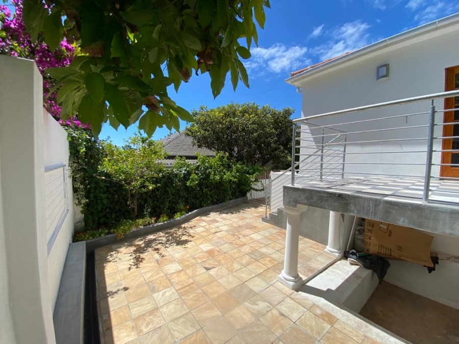 3 Bedroom Property for Sale in Vredehoek Western Cape